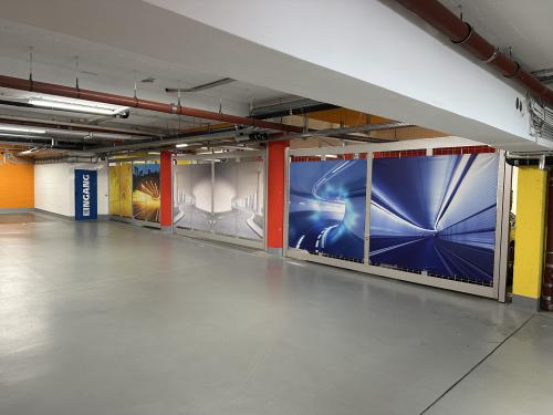 6 Gartenposter an Garage - Kundenfoto Trompetter