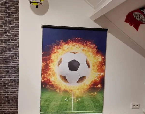 Rollo Rollo Brennender Fussball über grünem Stadion — Inspiration unserer Kunden